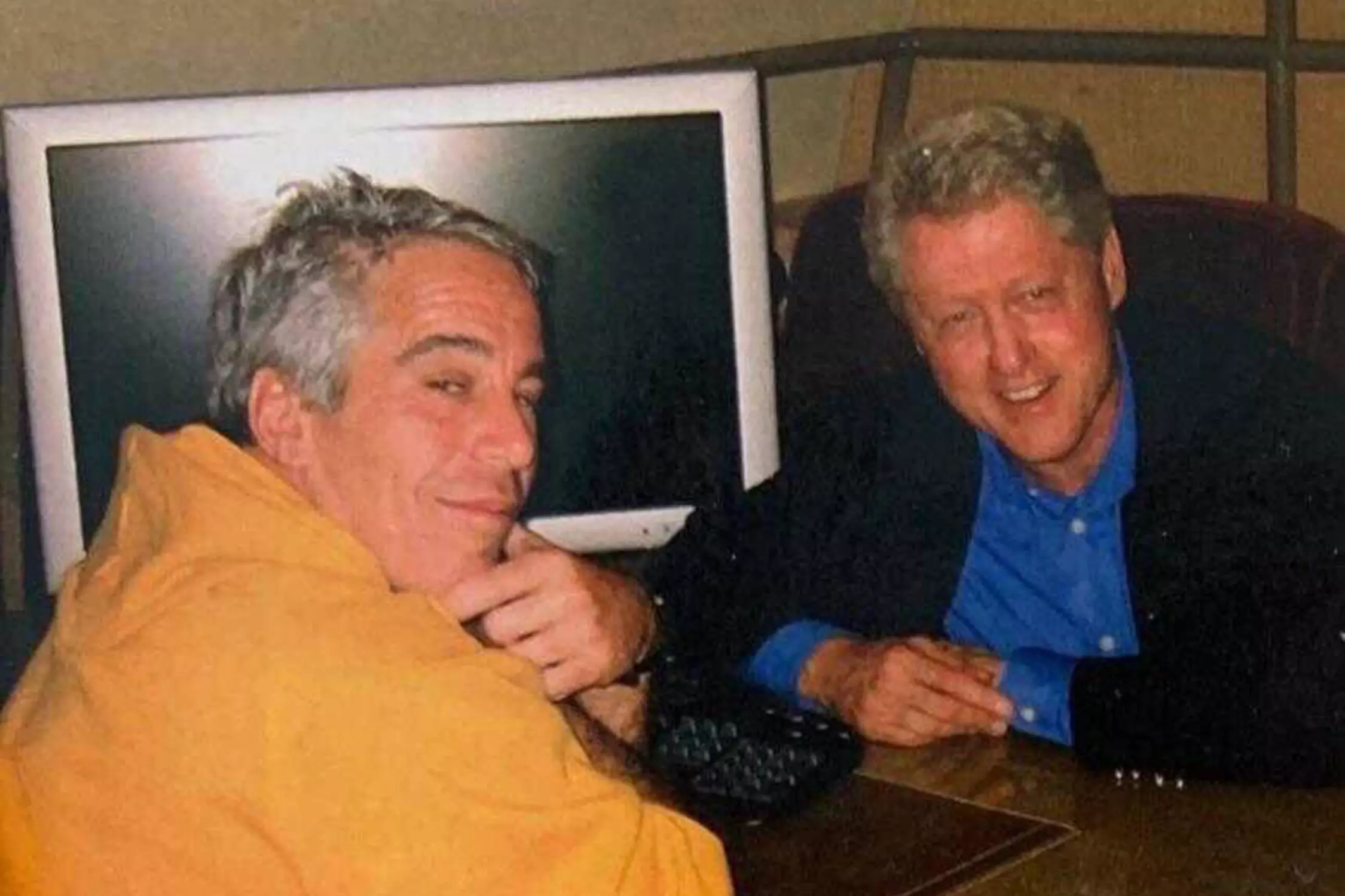 Did Bill Clinton Visit Epstein's Private Island a96019d65b234fe0a886cf307cd75585/Untitled.png
